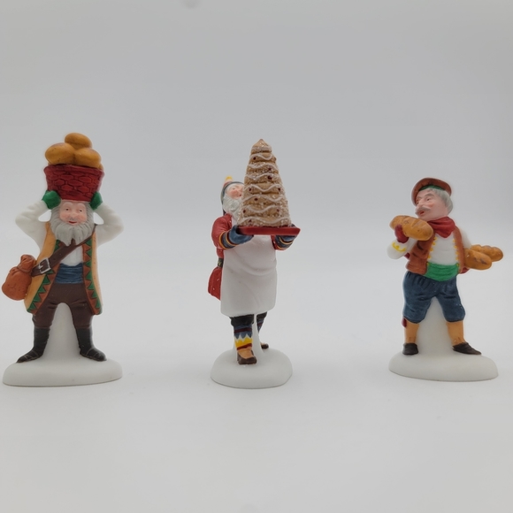 Dept 56 North Pole Early Rising Elves - Picture 2 of 6